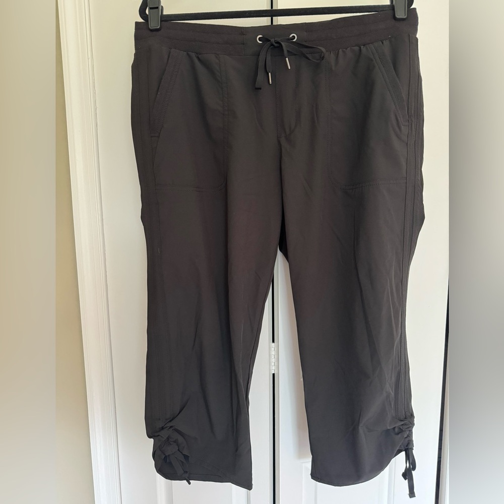 Women's Black Capris